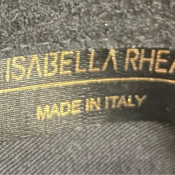 Isabella Rhea - Picture 5 of 6